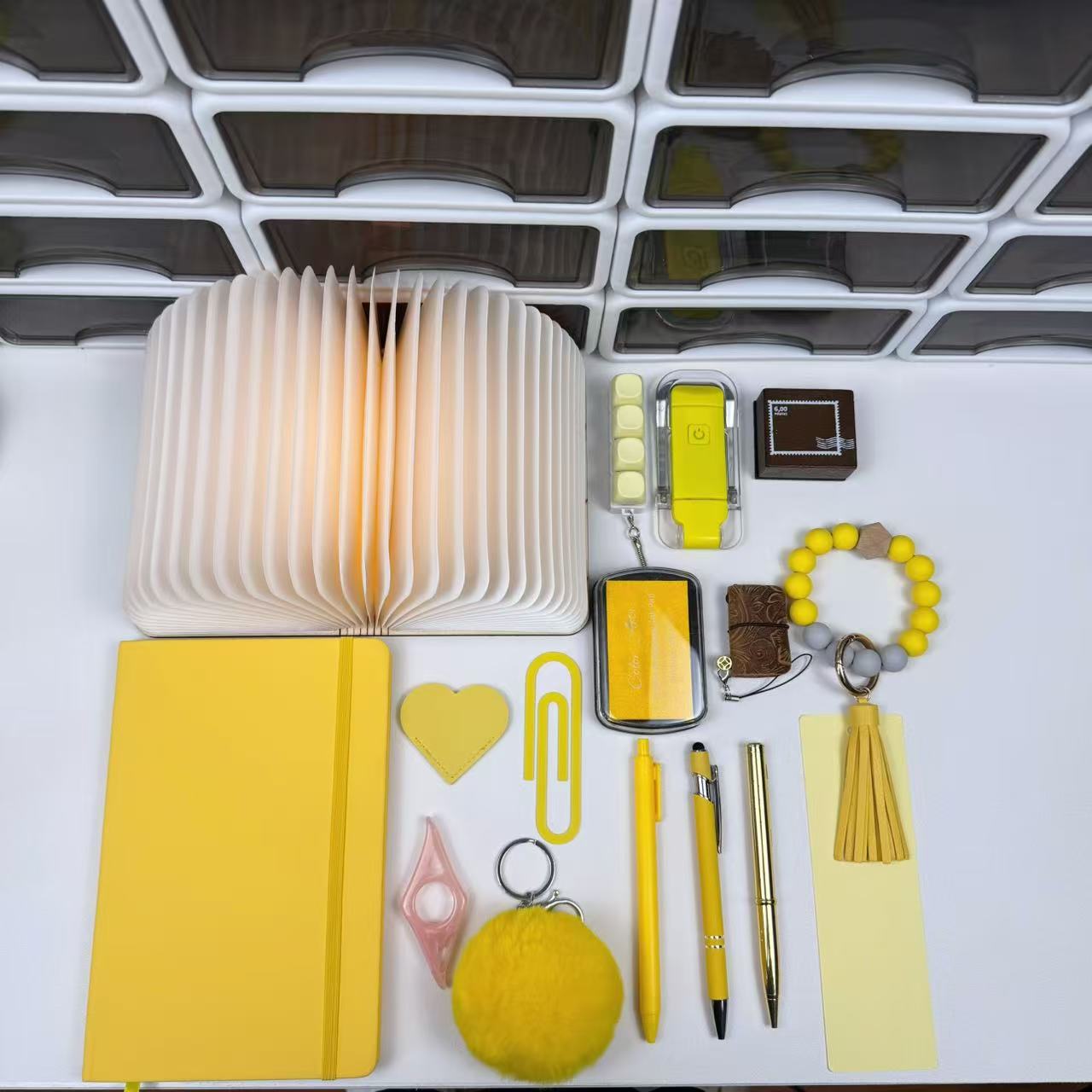 16 pcs Basic bookish bundle