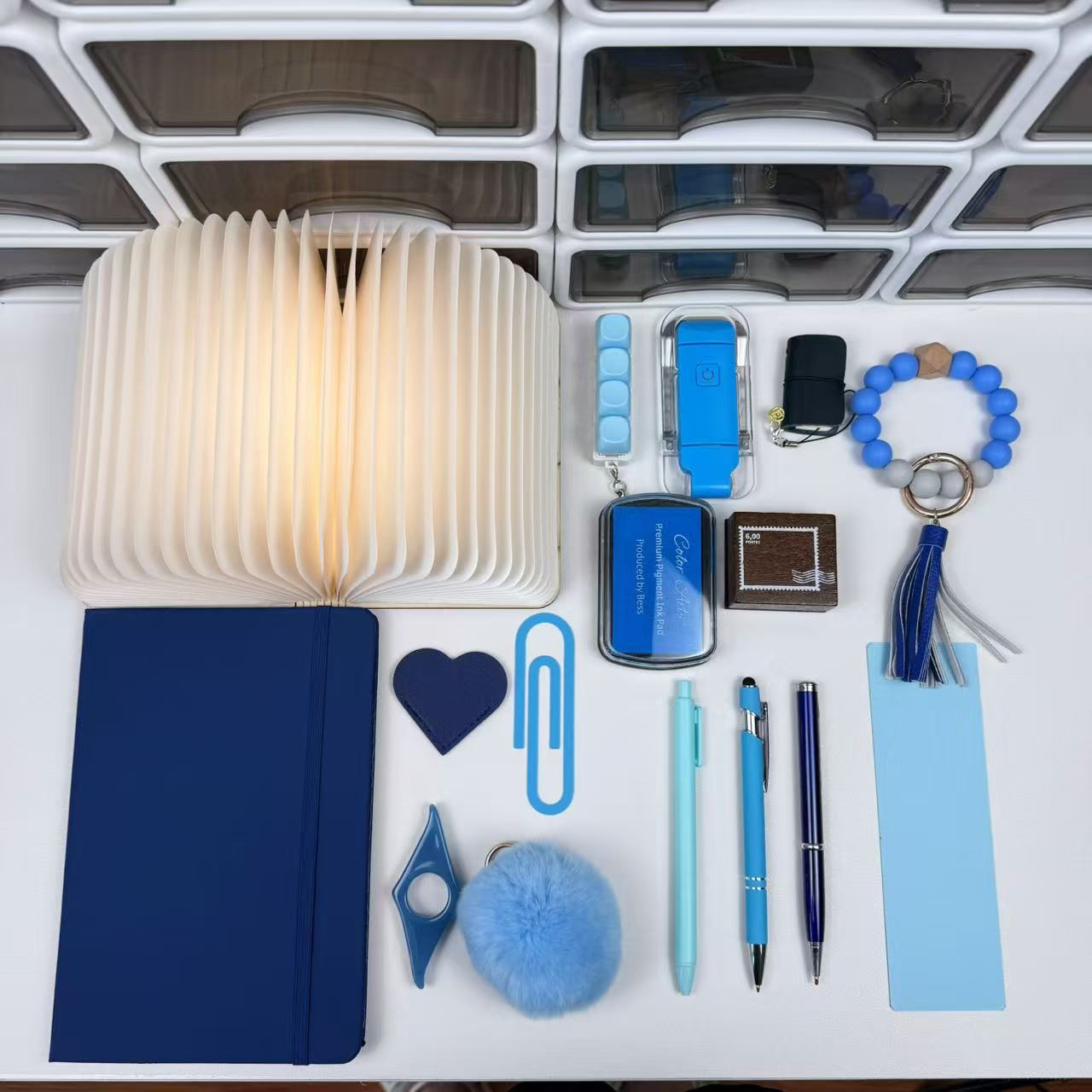 16 pcs Basic bookish bundle